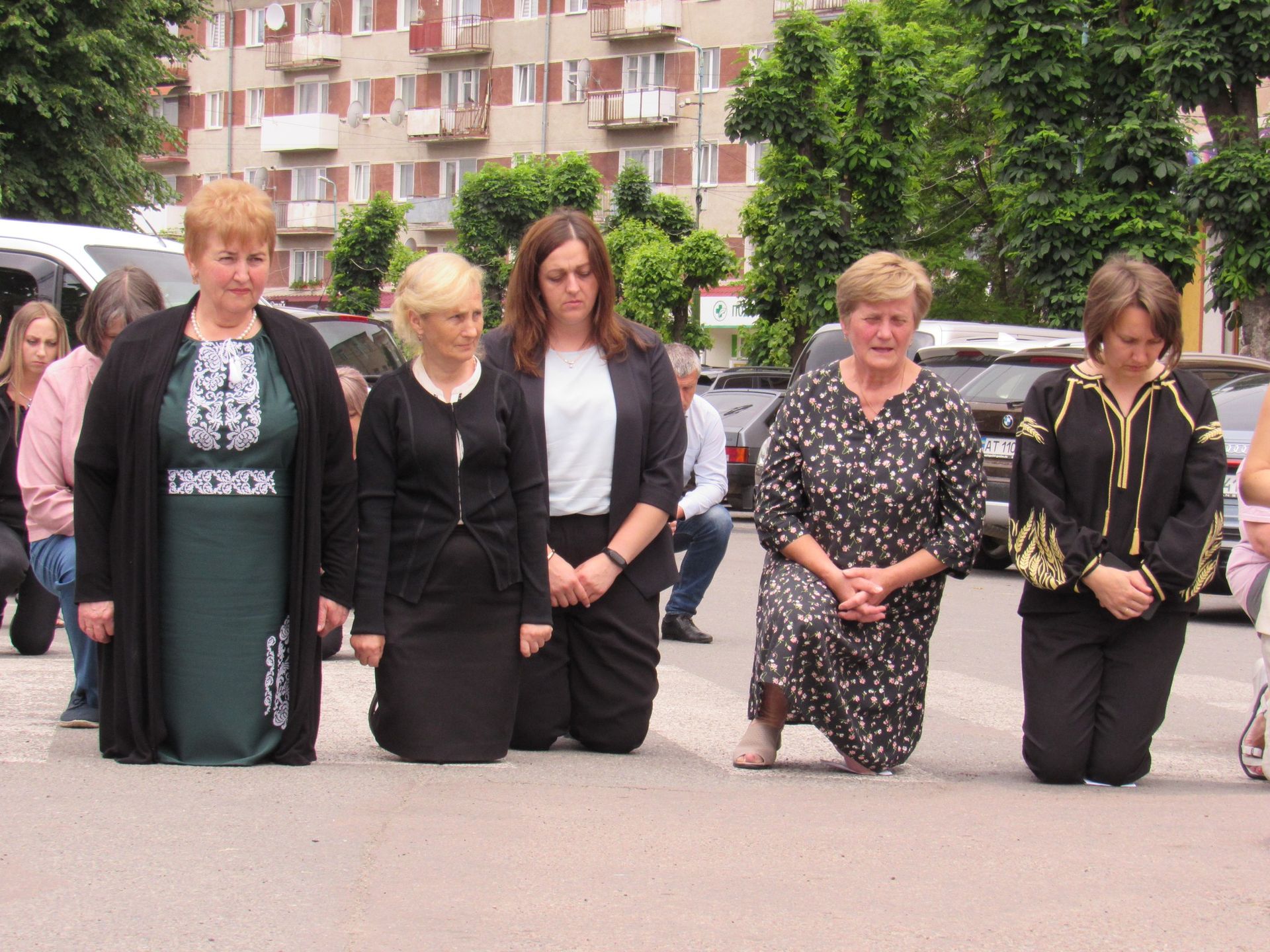 На Надвірнянщину назавжди повернувся загиблий воїн Василь Лютан 5