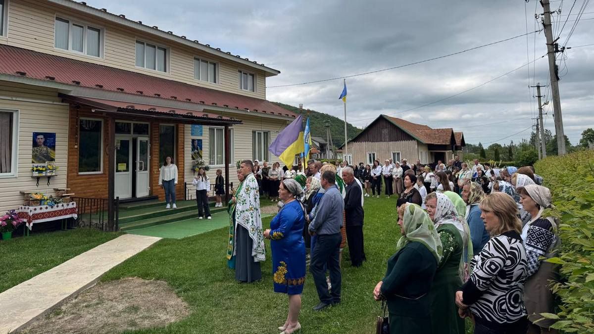 У Шешорах відкрили меморіальну дошку захиснику Андрію Козлану