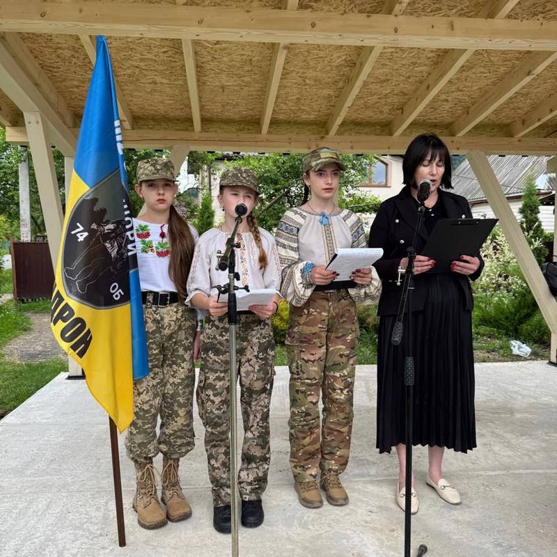 У Шешорах відкрили меморіальну дошку захиснику Андрію Козлану 5