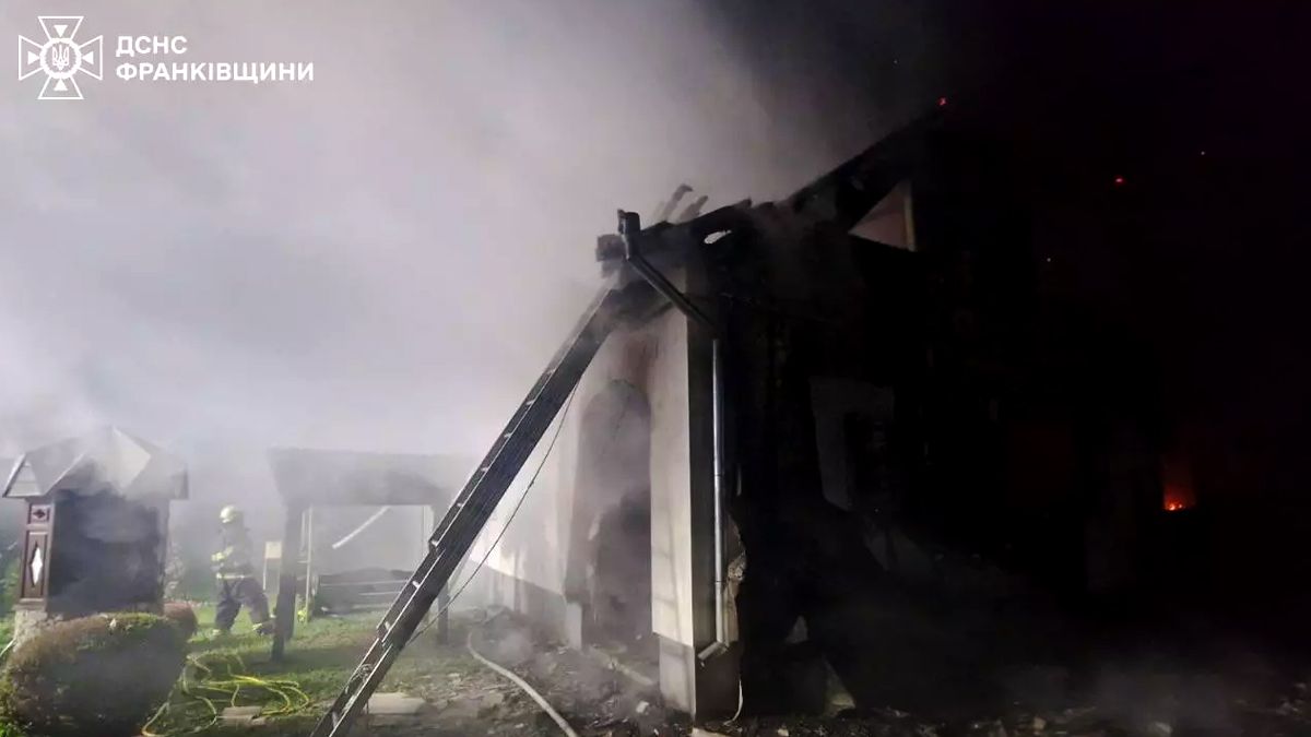 Вночі 11 червня у Добротові палав житловий будинок 2