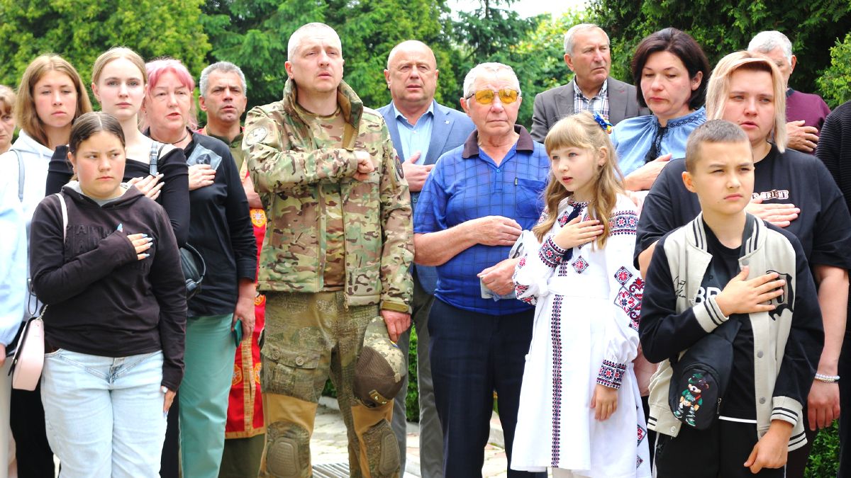 Меморіальні дошки Івану Гончарику та Михайлу Дрогомирецькому відкрили у Коломиї 5