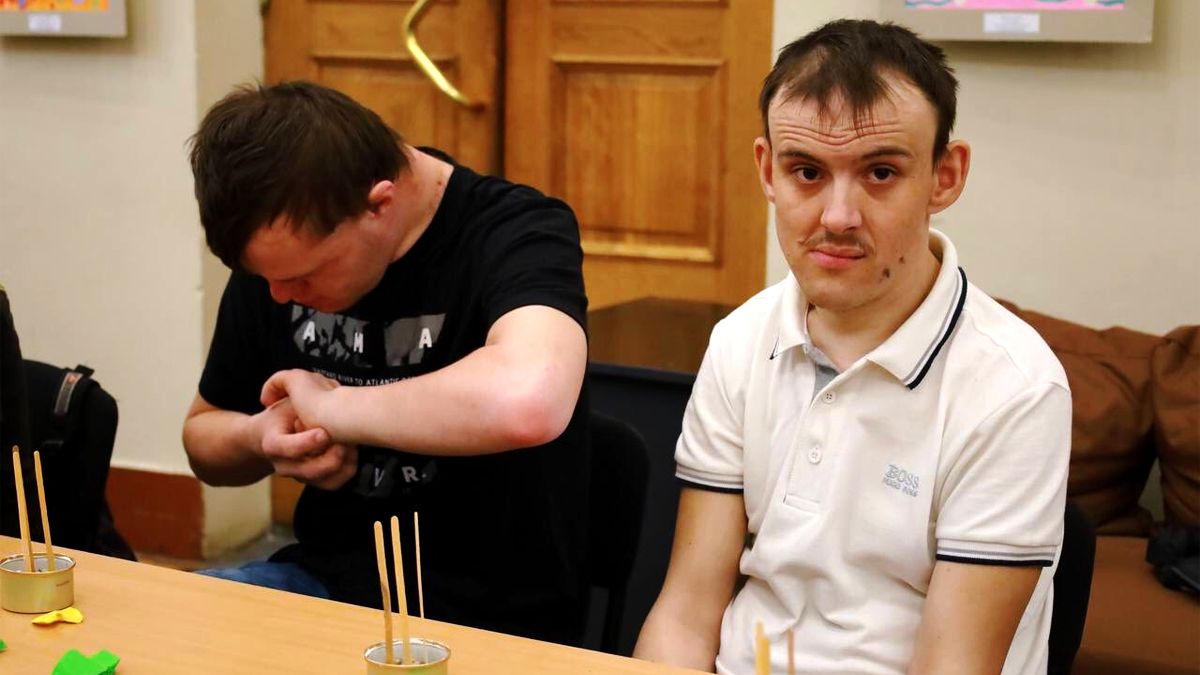 У Коломиї пройшов майстер-клас з виготовлення ікебани з використаних матеріалів 3