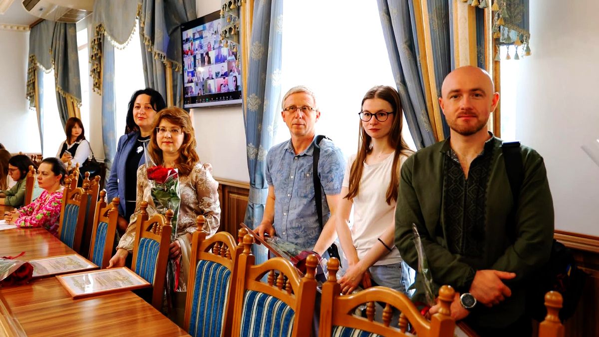 Відзнакою ОВА нагородили працівниць Музею писанкового розпису 1