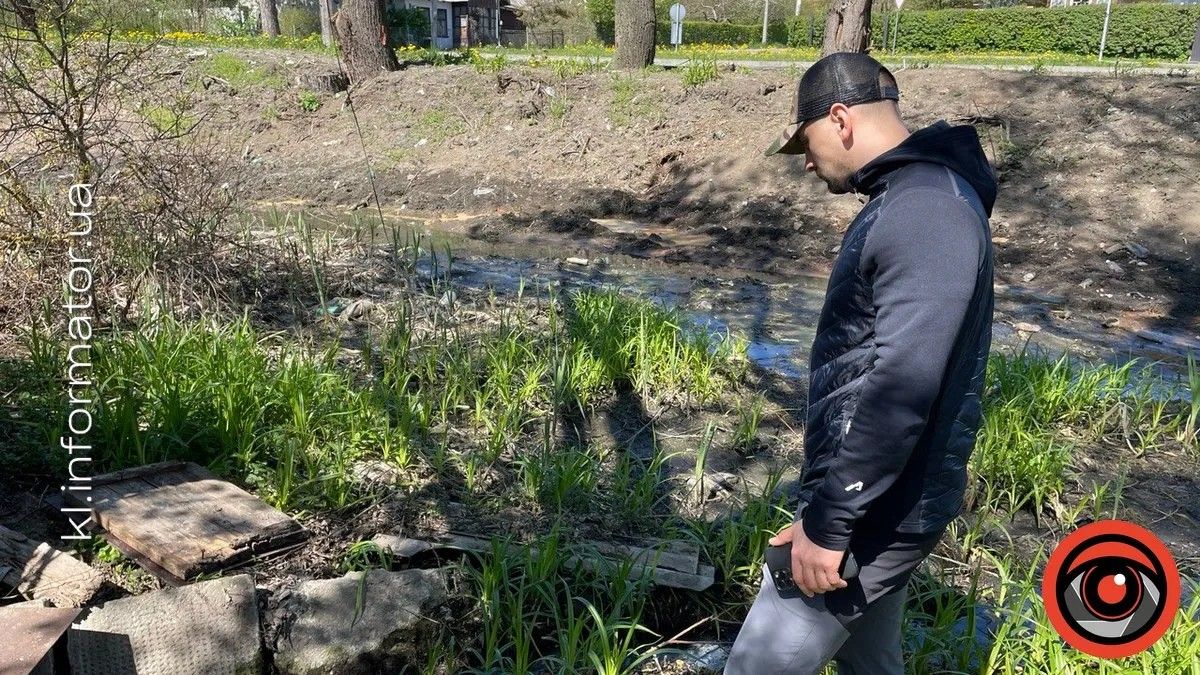 "Річка-вонючка" Коломиї: екоінспекція виявила скиди каналізаційних вод в мікрорайоні Довбуша