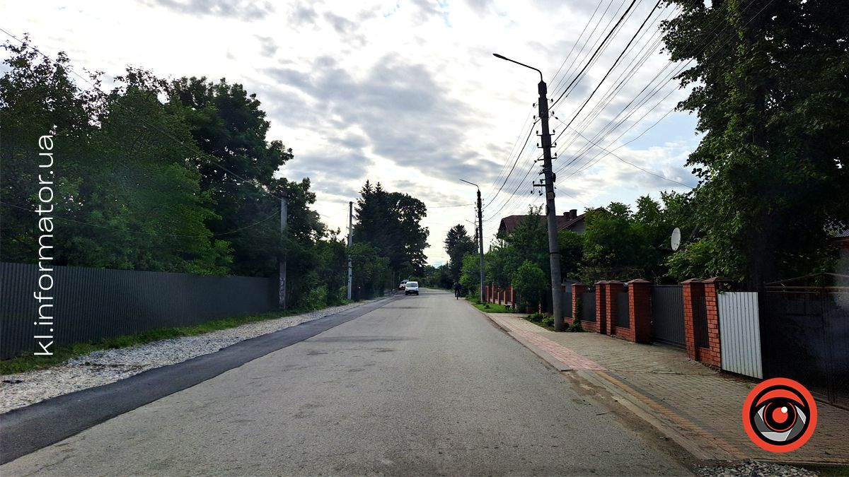 У Коломиї заасфальтували шматок дороги на вулиці Міцкевича при в'їзді у Воскресінці 2