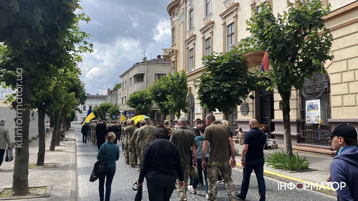 У Коломиї попрощались із воїном "десятки" Дмитром Гарап'яком 4