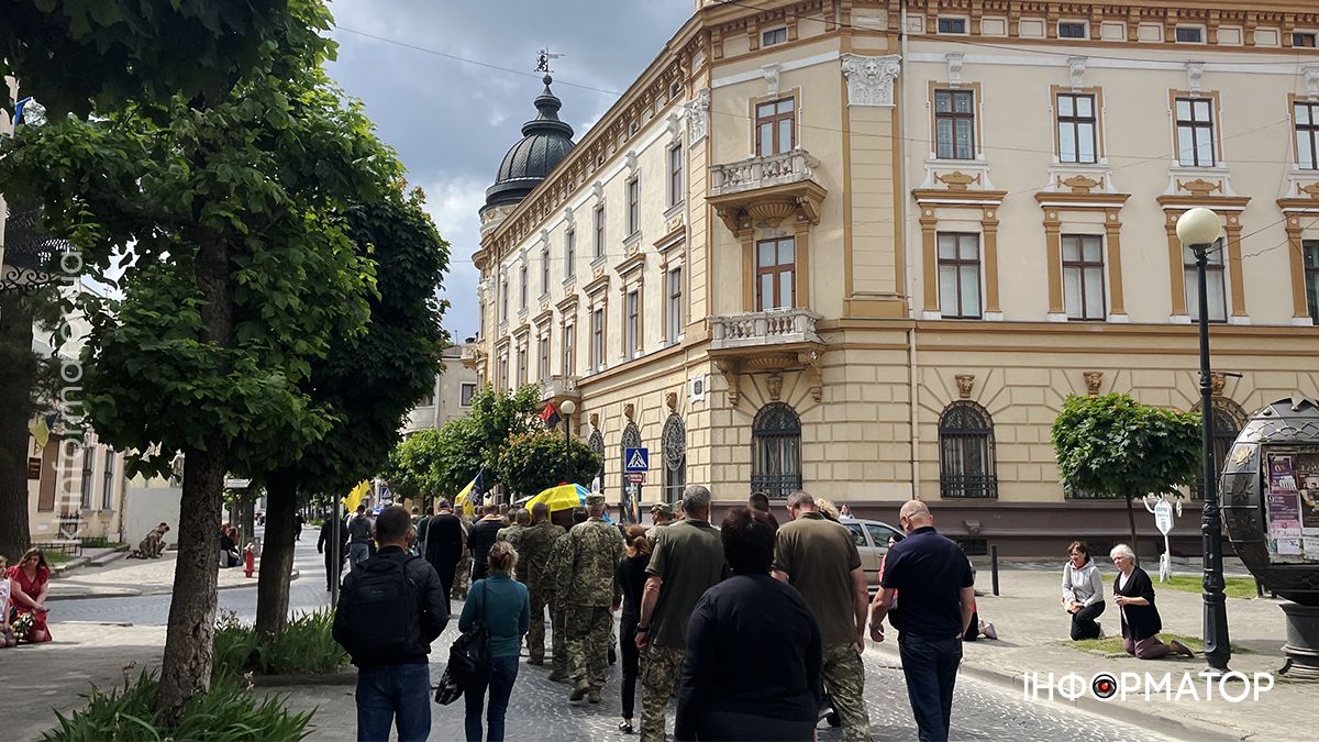 У Коломиї попрощались із воїном "десятки" Дмитром Гарап'яком 3