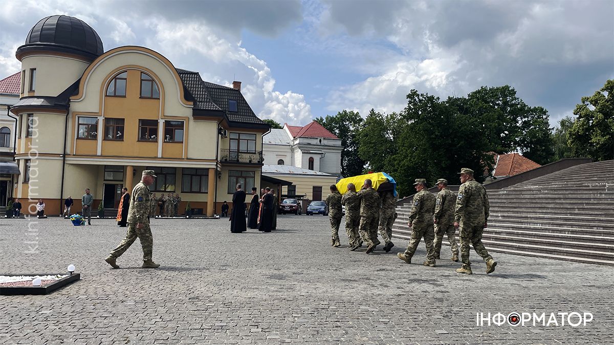 У Коломиї попрощались із воїном "десятки" Дмитром Гарап'яком 2