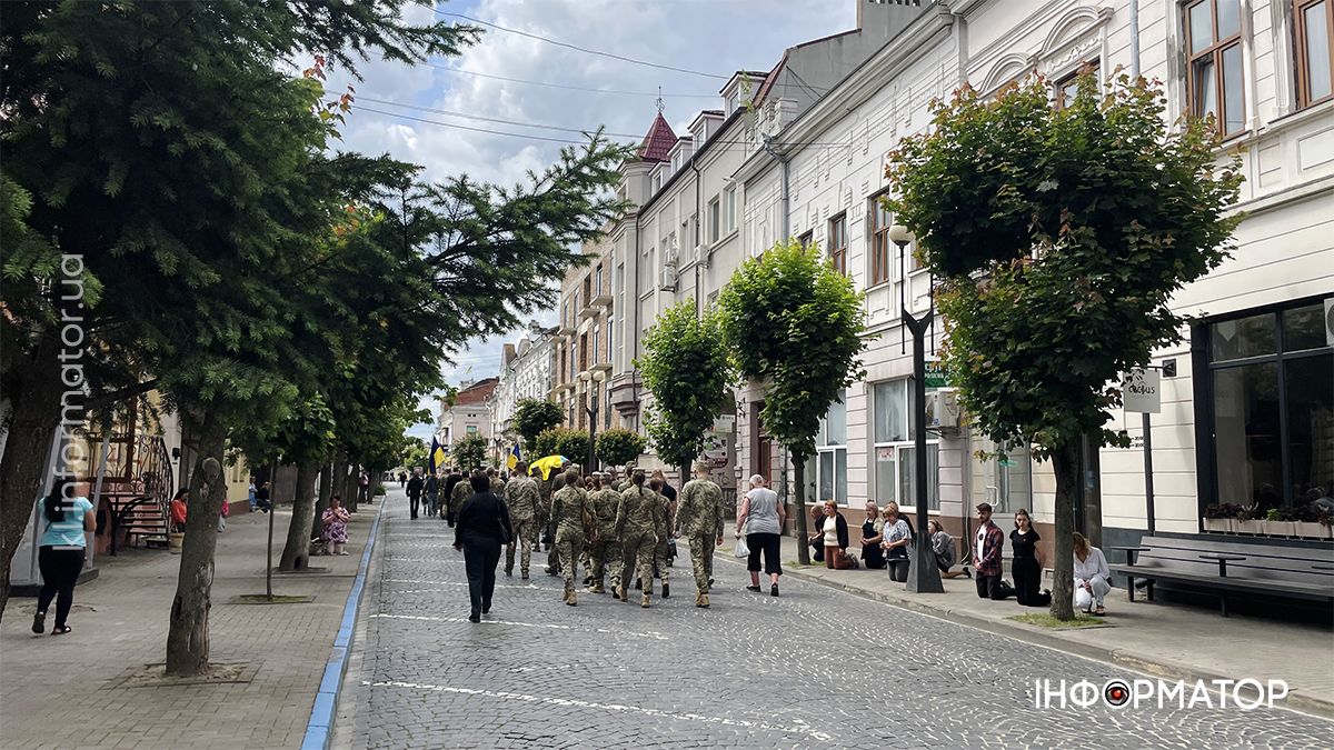 У Коломиї попрощались із воїном "десятки" Дмитром Гарап'яком 6