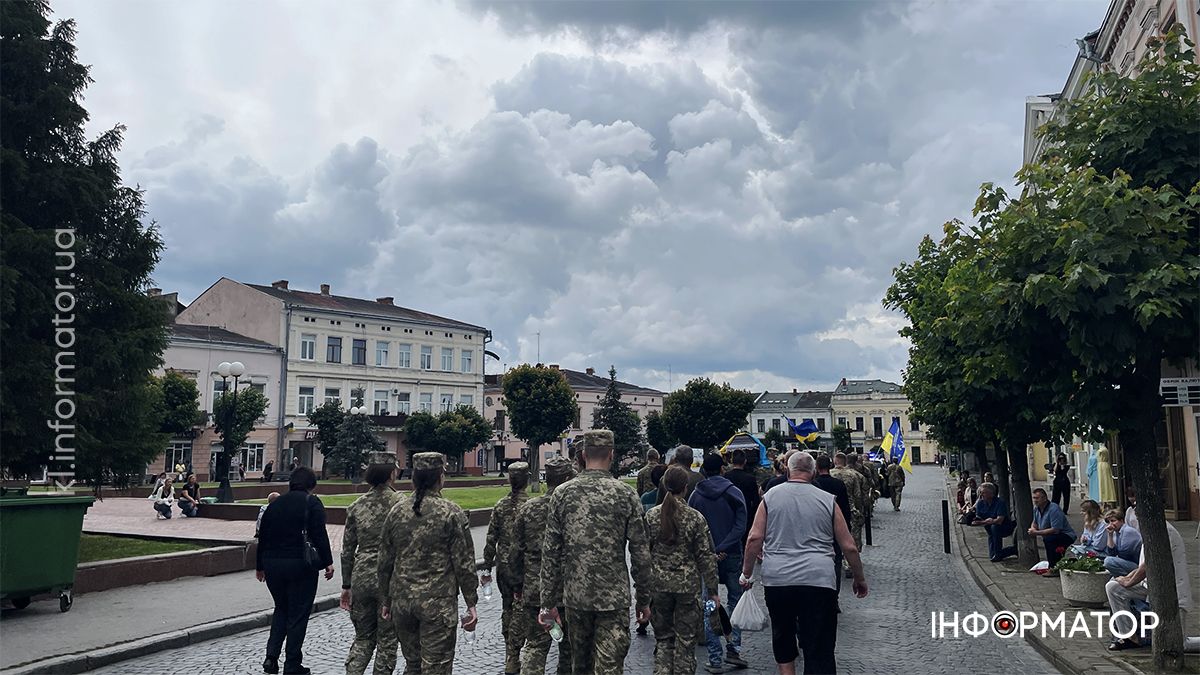 У Коломиї попрощались із воїном "десятки" Дмитром Гарап'яком 7