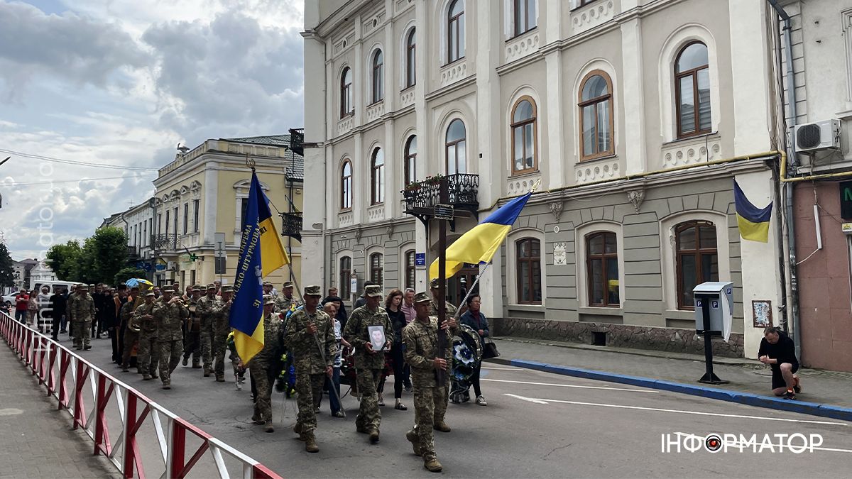 У Коломиї попрощались із воїном "десятки" Дмитром Гарап'яком 10