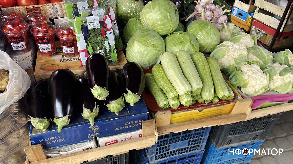 Скільки коштують сезонні овочі в Коломиї у червні 1