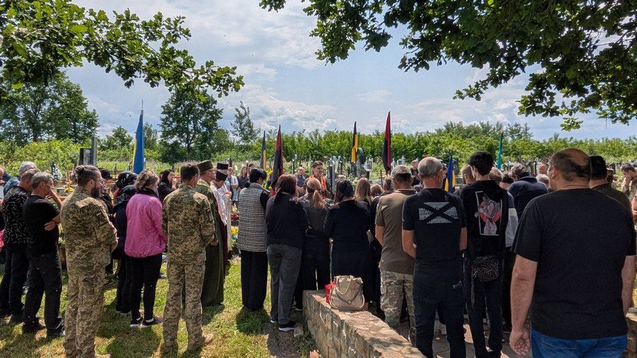 Коломийщина в останню дорогу проводила сержанта Олександра Байла 6