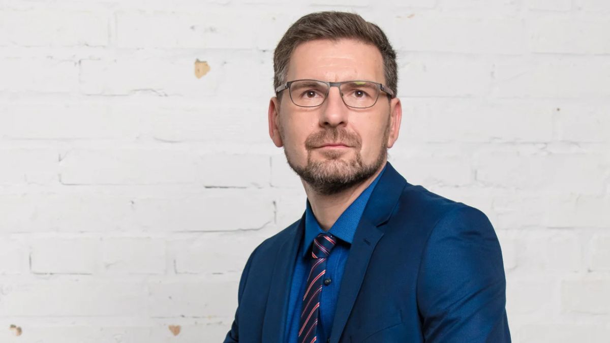 Ведучий новин, коломиянин Вадим Карп'як озвучив казку про Гуцульщину