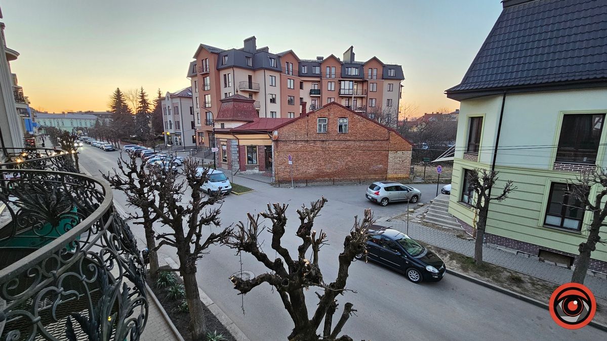 Коломия вдень та вночі: атмосферні фото 50