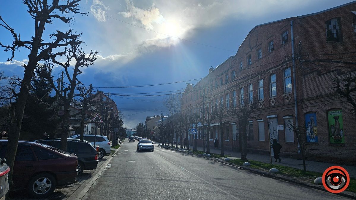 Коломия вдень та вночі: атмосферні фото 43