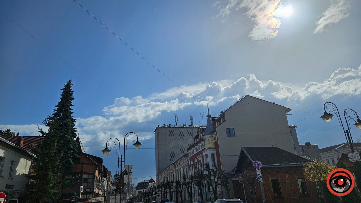 Коломия вдень та вночі: атмосферні фото 33