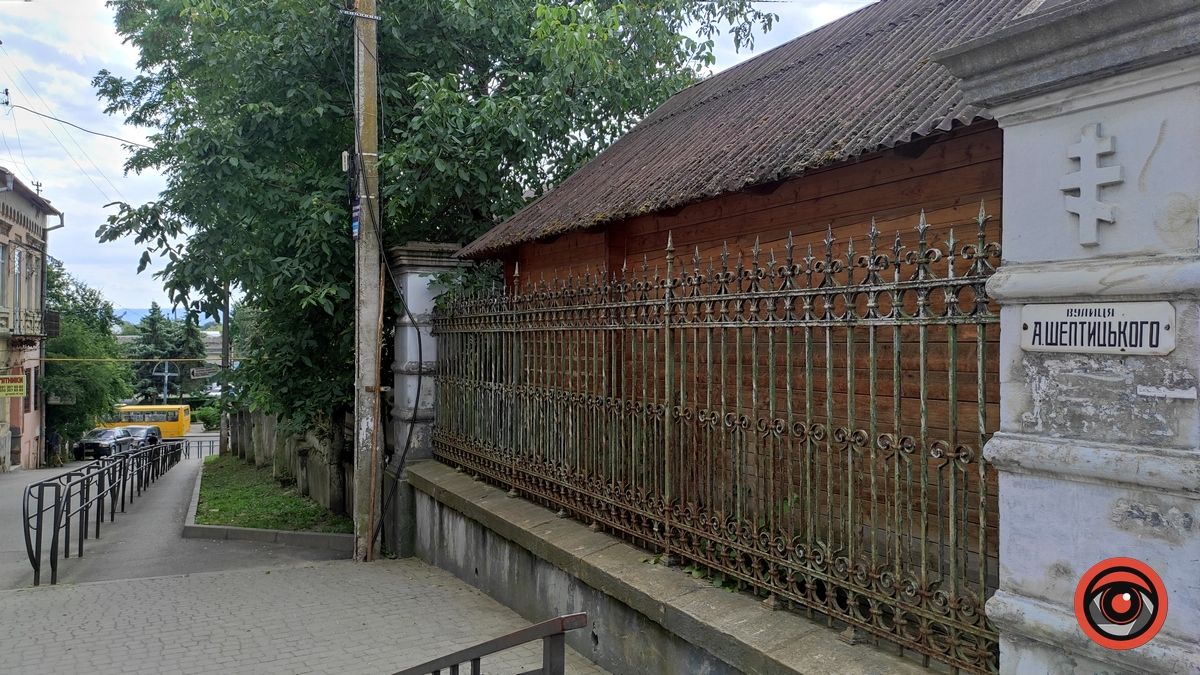 Коломия вдень та вночі: атмосферні фото 59