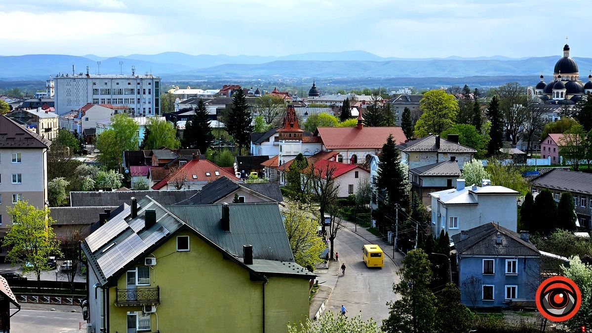 Коломия вдень та вночі: атмосферні фото 51