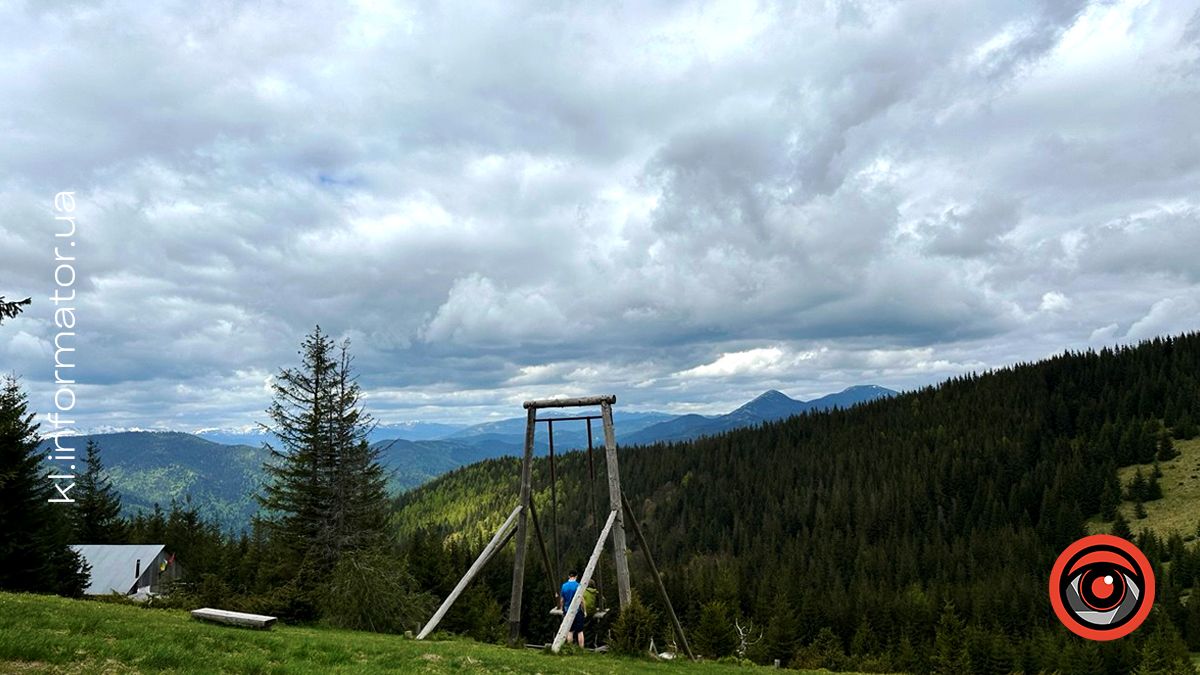 Високогірні гойдалки в Карпатах: ТОП-5 локацій