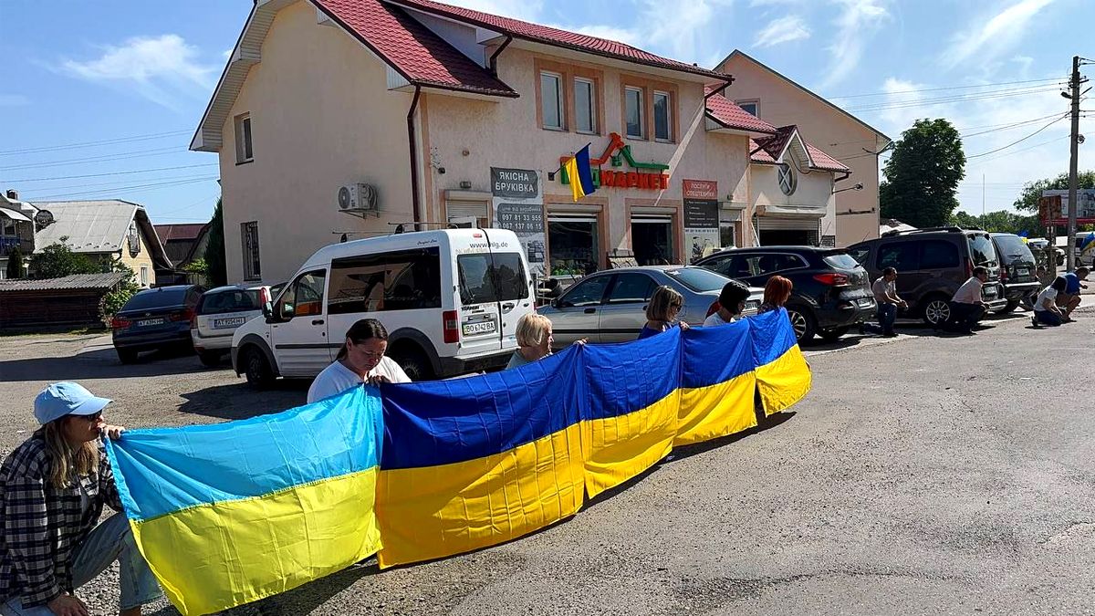 На вічний спочинок у село Слобода повернувся військовослужбовець Володимир Зубак 2