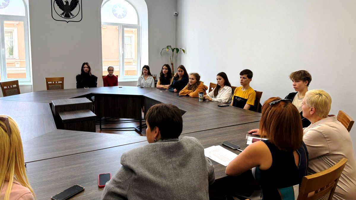 Молодь Коломиї розпочала професійне літо: у міській раді стартувала програма стажування «Моя потенційна робота»