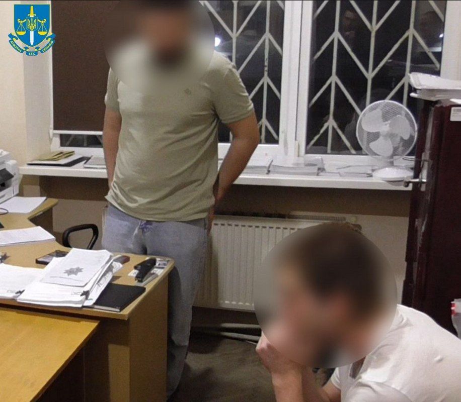 На Коломийщині сталася серія грабежів: затримали двох юнаків та 29-річного чоловіка 3