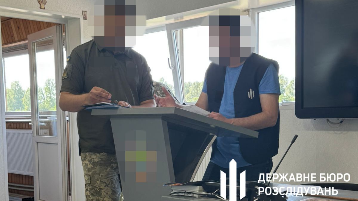 На Прикарпатті у військовій частині авіаційної бригади незаконно привласнювали пальне й продавали його місцевим підприємцям 2