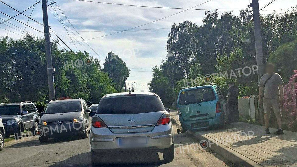 Зіткнення автівок на вул. Петлюри в Коломиї: деталі ДТП