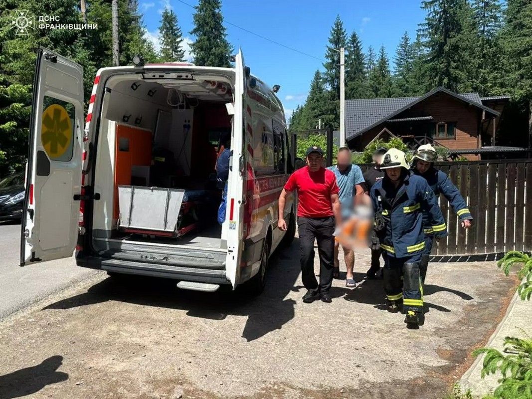 Дитина травмувалася на обриві біля Микуличина: її врятували 2