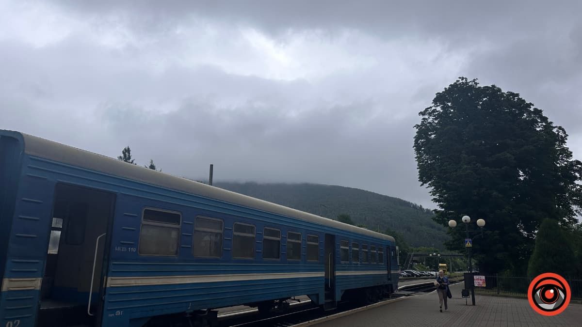 На Коломийщині зросла кількість аварій на залізничних переїздах: чому варто дотримуватись ПДР?