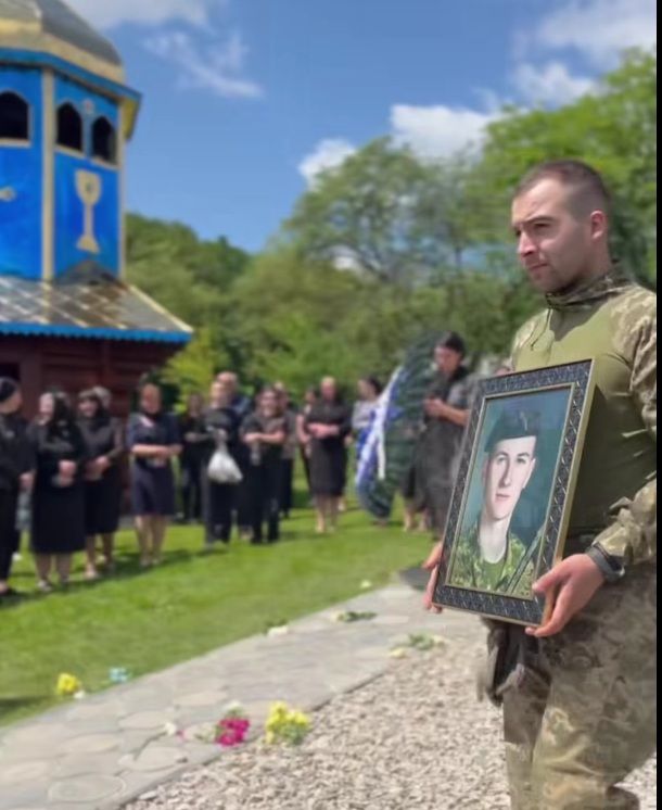 В селі Кропивище попрощалися із Героєм Олександром Лесюком 7