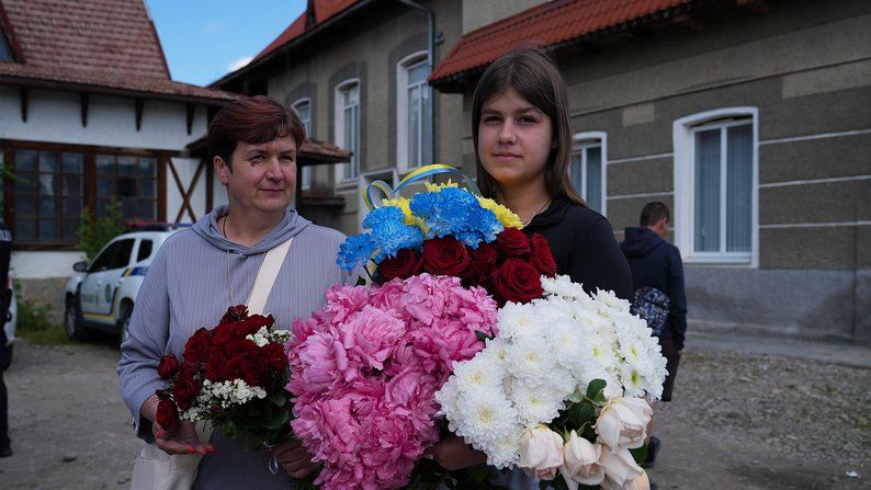 У Делятині урочисто зустріли звільненого з полону воїна В'ячеслава Гнідя 5