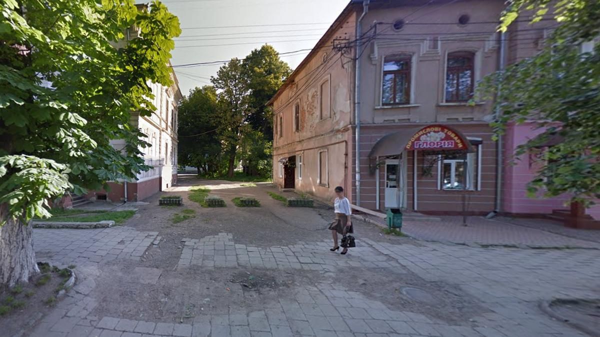 Мільйон на ремонт дворика на бульварі в Коломиї 1