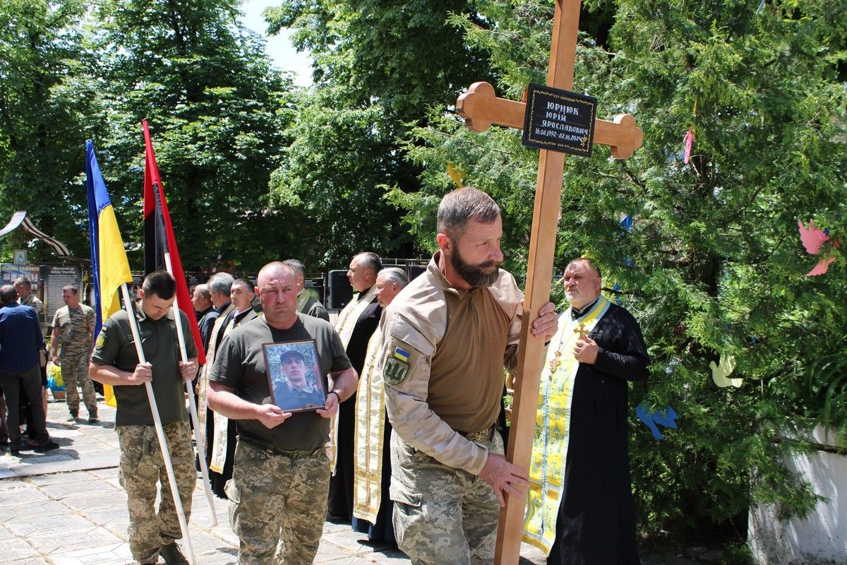 Верховинщина попрощалася із Героєм Юрієм Юрнюком 7
