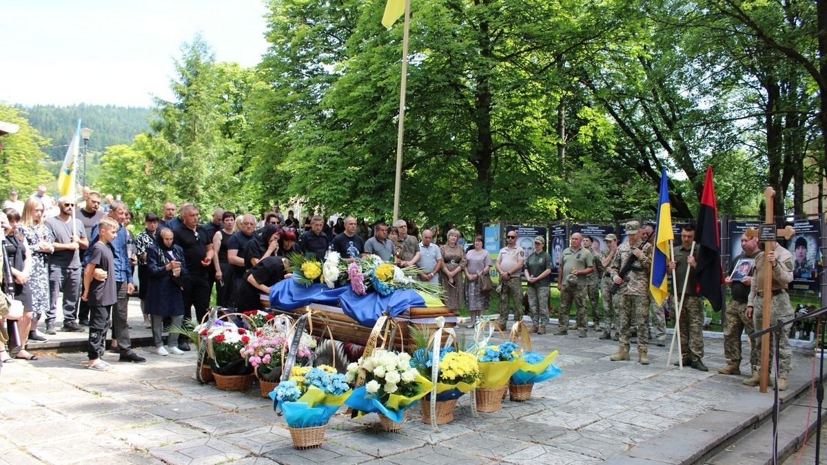Верховинщина попрощалася із Героєм Юрієм Юрнюком