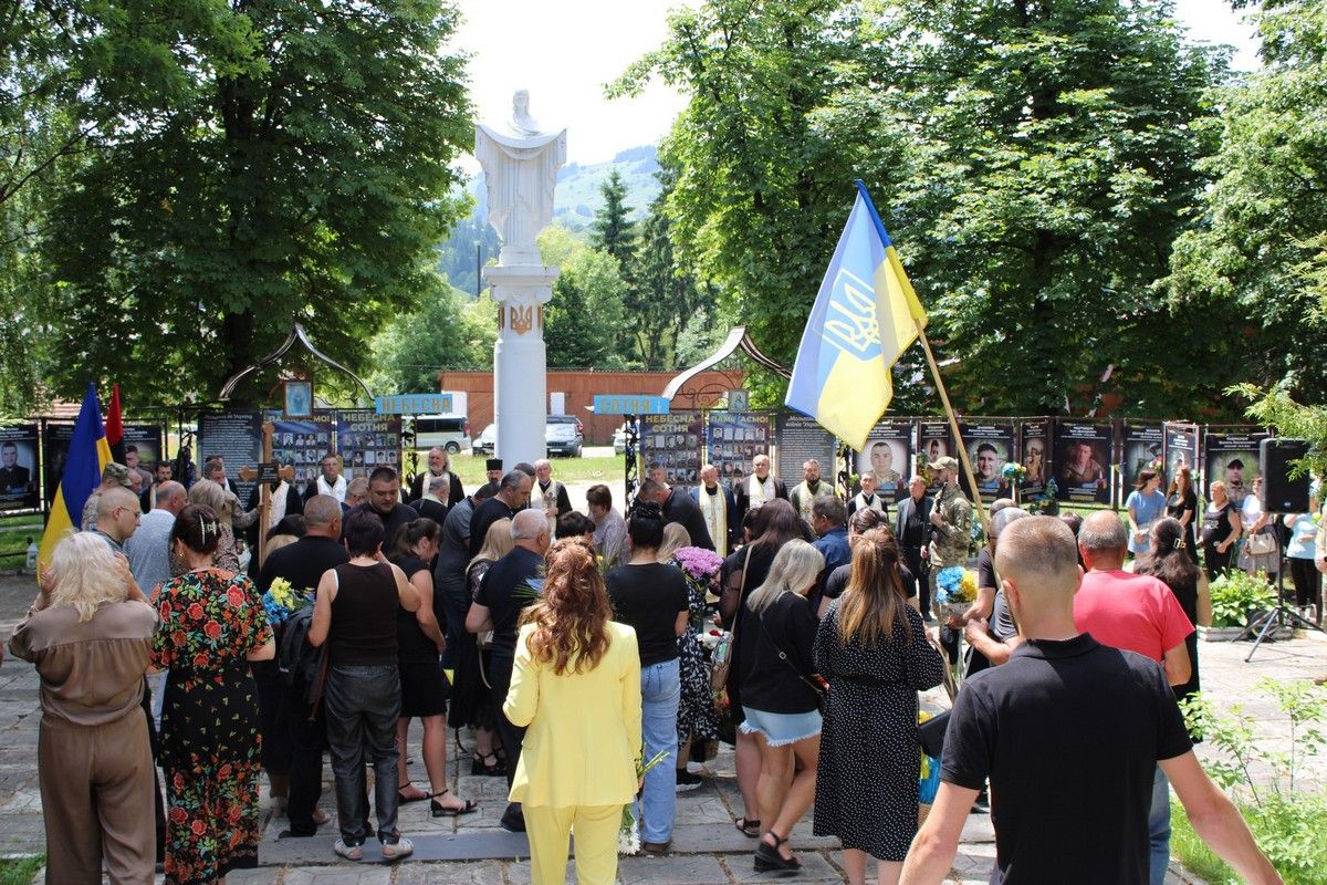 Верховинщина попрощалася із Героєм Юрієм Юрнюком 4