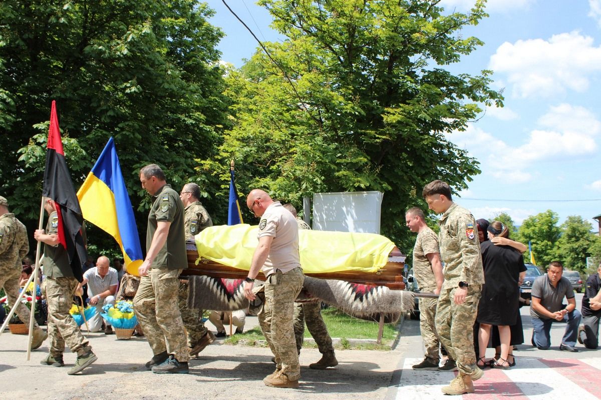 Верховинщина попрощалася із Героєм Юрієм Юрнюком 3