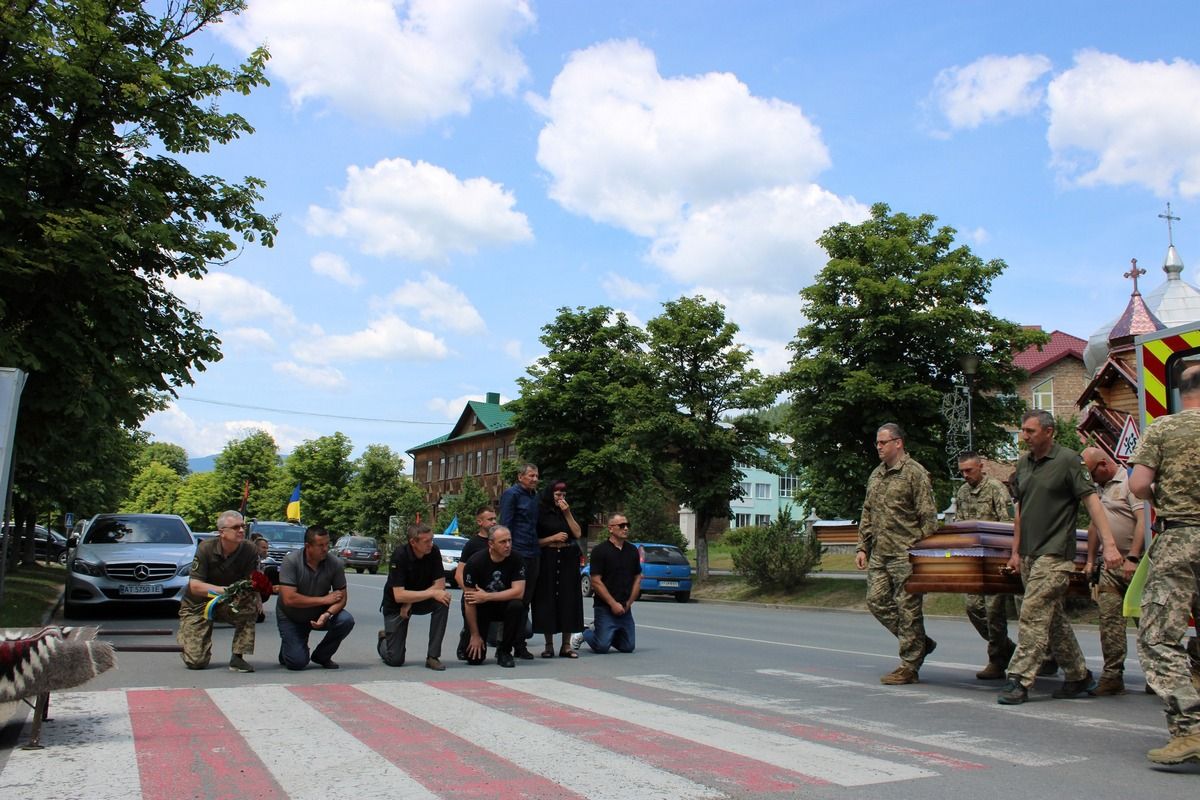 Верховинщина попрощалася із Героєм Юрієм Юрнюком 2