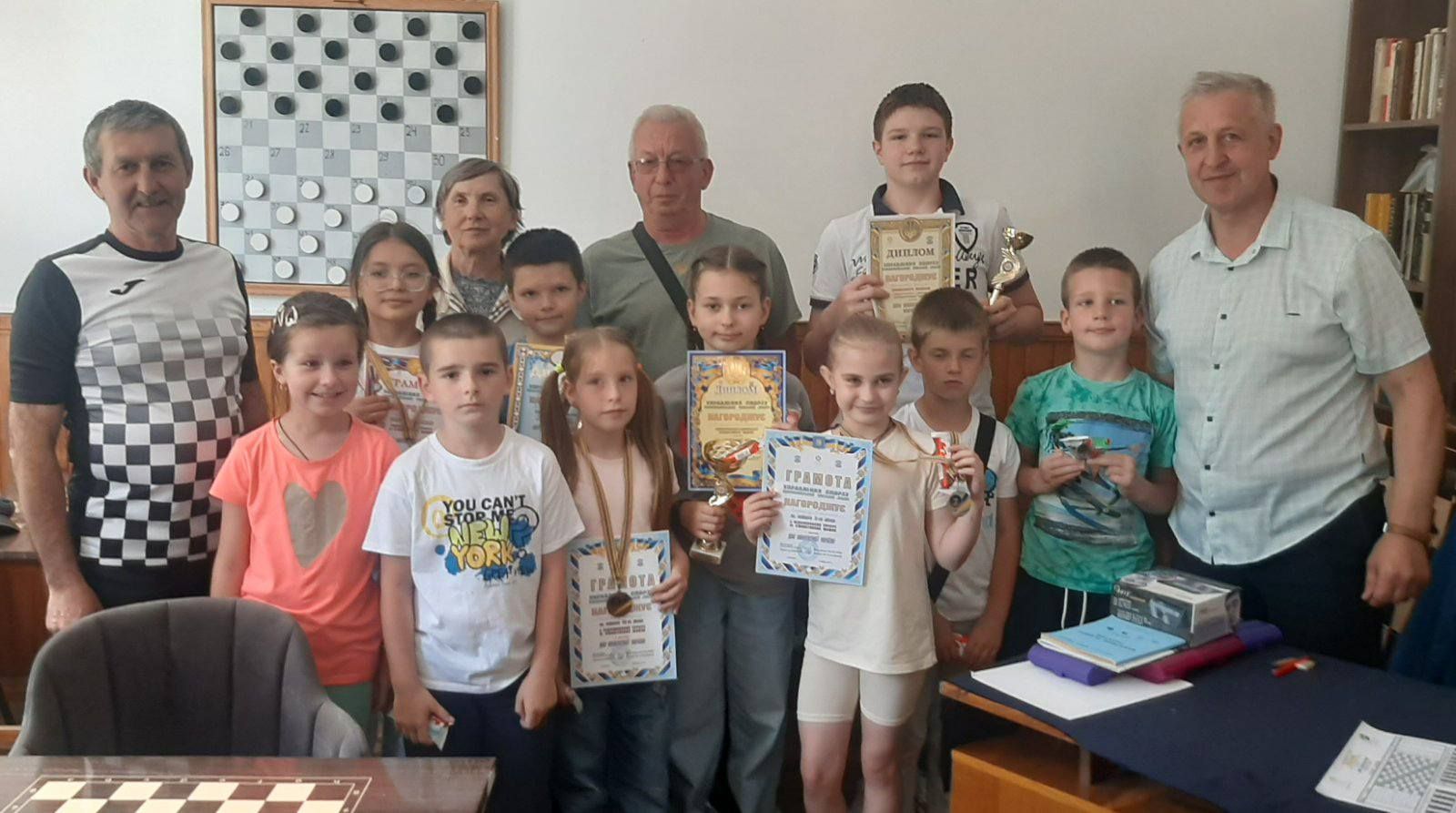 У Коломиї провели змагання з шашок до Дня Конституції України 1