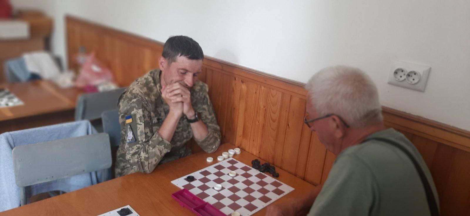 У Коломиї провели змагання з шашок до Дня Конституції України 3