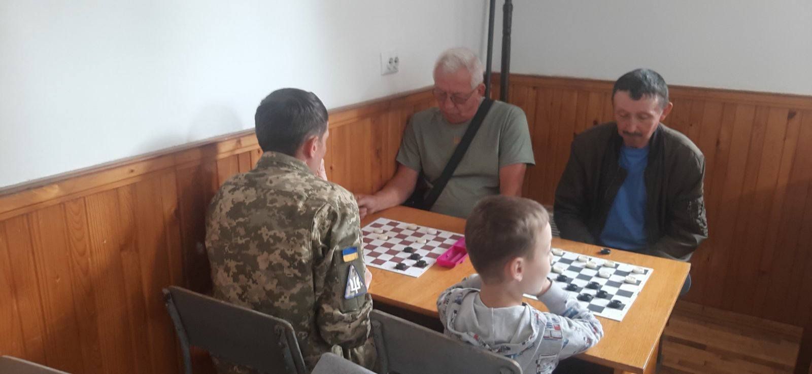 У Коломиї провели змагання з шашок до Дня Конституції України 6