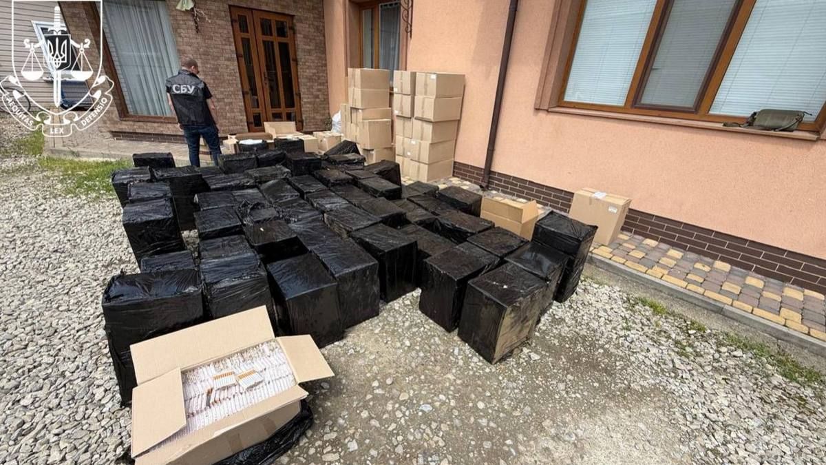 Підпільне виробництво тютюну та сигарет: викрили "бізнесменів" з Коломийщини