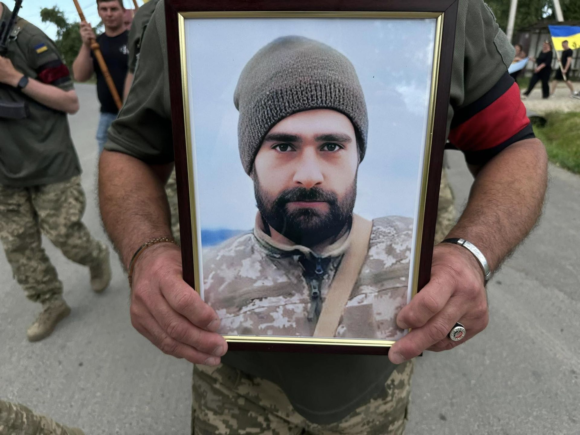 На Надвірнянщині провели в останню дорогу Героя Дмитра Ковалюка 1