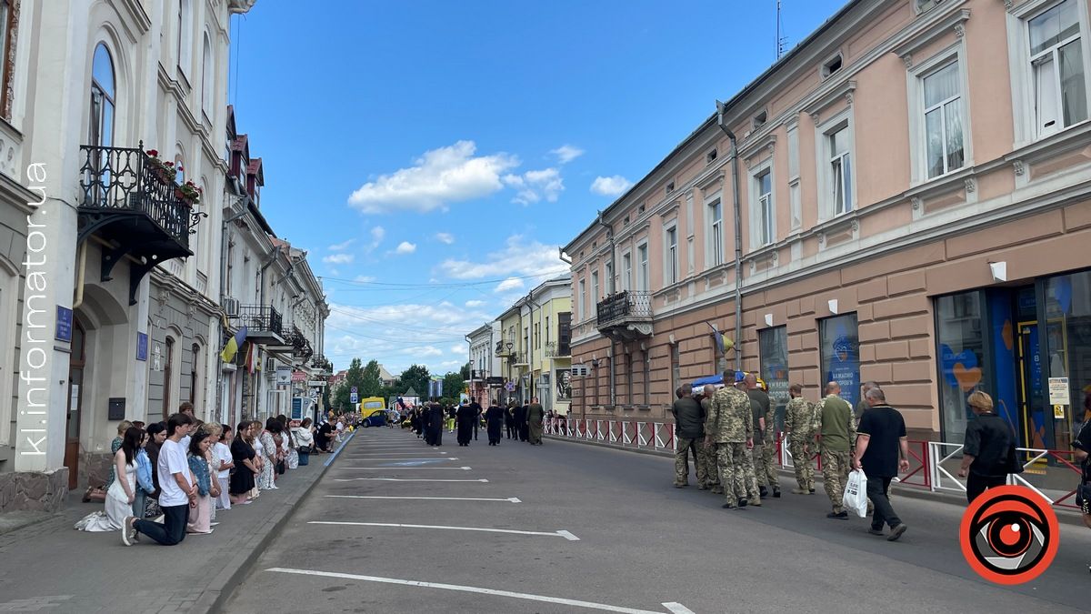 Коломия попрощалася із загиблим Героєм Петром Солонинкою 11