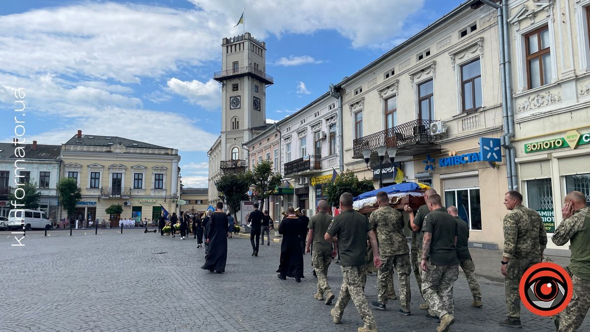 Коломия попрощалася із загиблим Героєм Петром Солонинкою 10