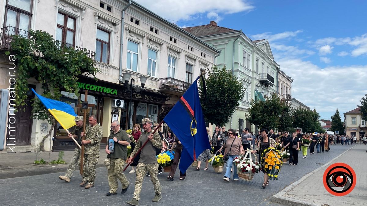 Коломия попрощалася із загиблим Героєм Петром Солонинкою 8