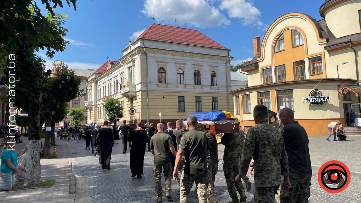 Коломия попрощалася із загиблим Героєм Петром Солонинкою 5