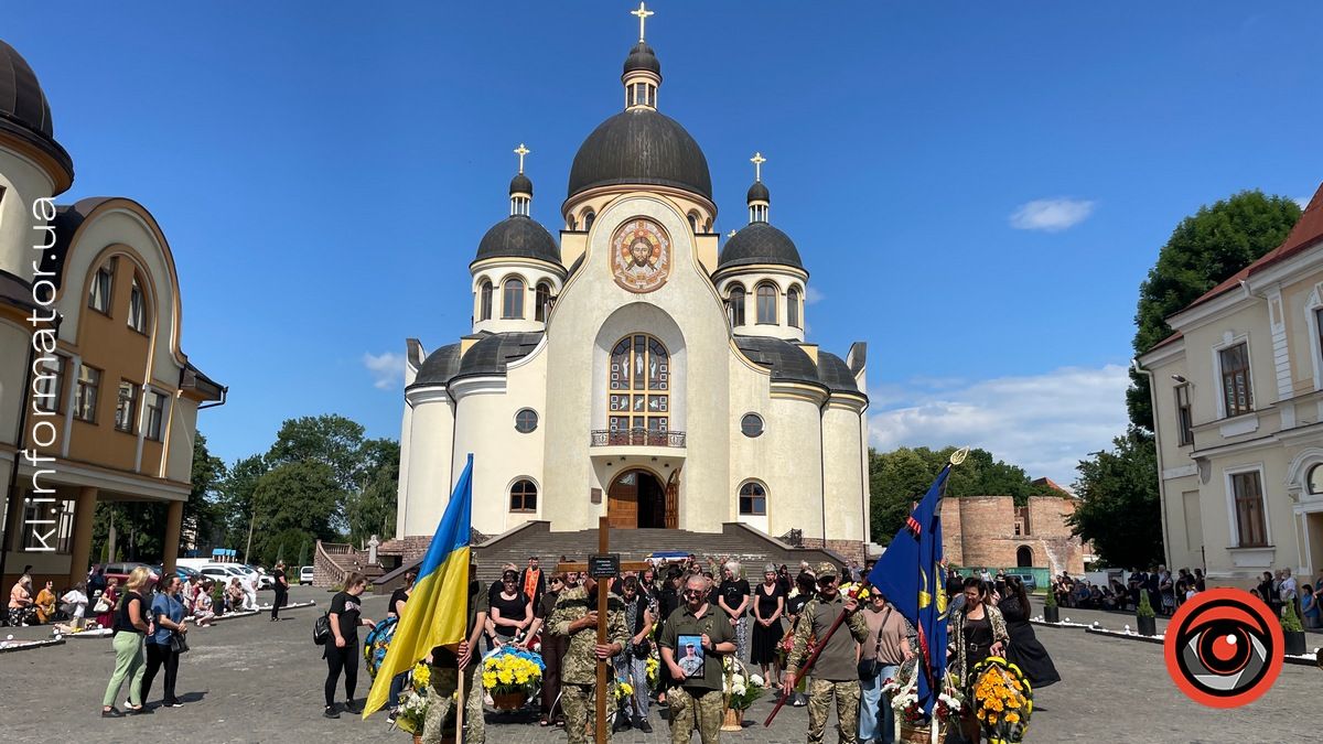 Коломия попрощалася із загиблим Героєм Петром Солонинкою 4
