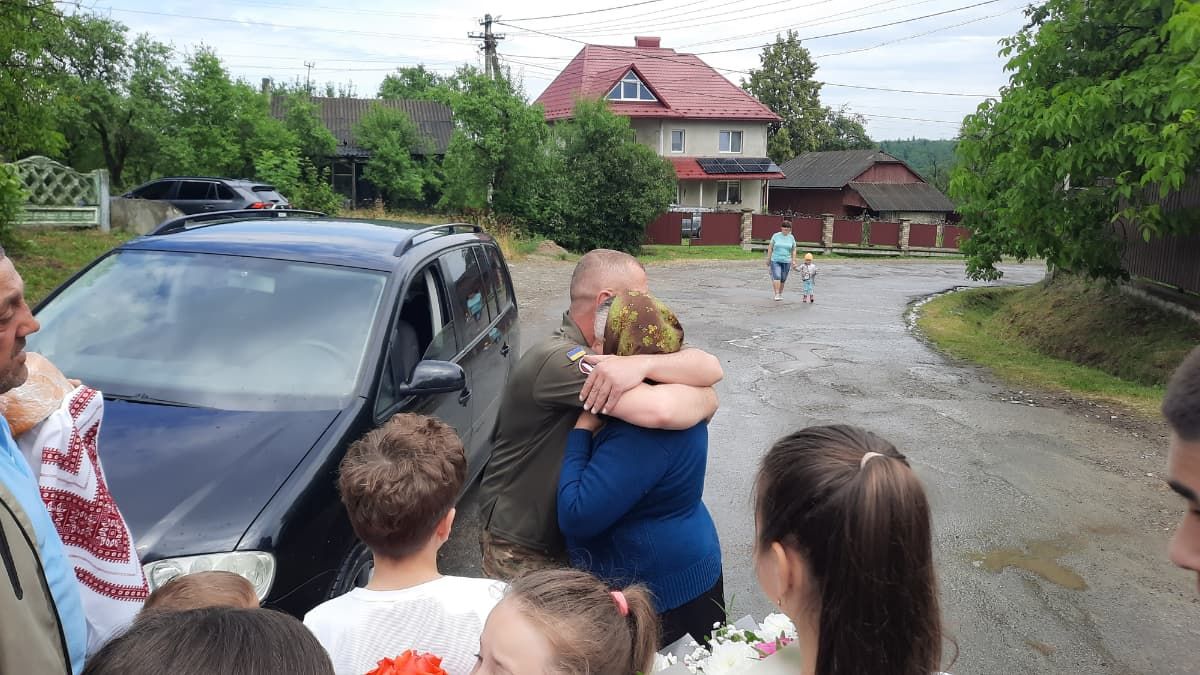 З ворожого полону до рідної домівки повернувся захисник Іван Копильців 2